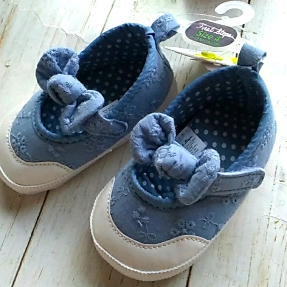 Blue bow front Mary Jane shoes size 4